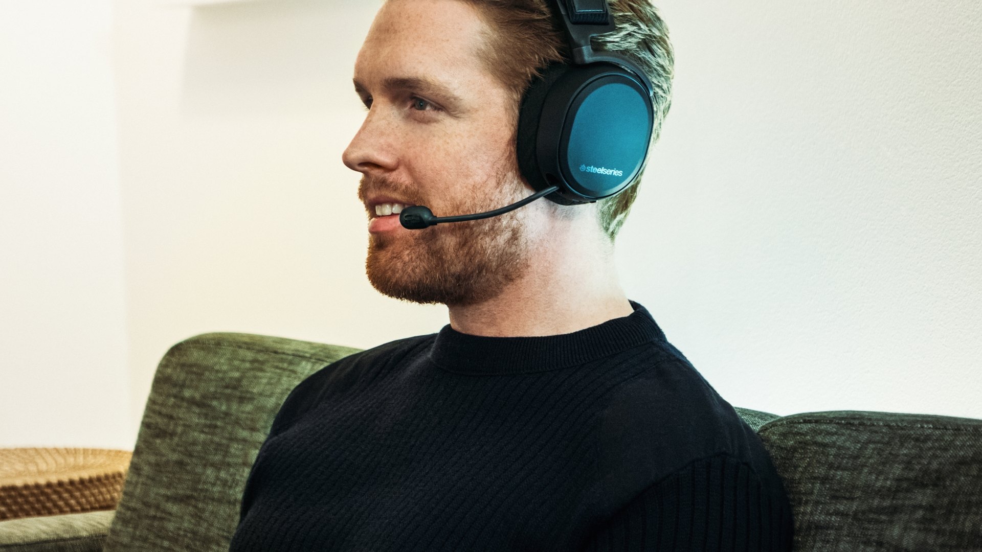 Widely recognized as the best mic in gaming, the Arctis ClearCast microphone delivers studio-quality voice clarity and background noise cancellation.