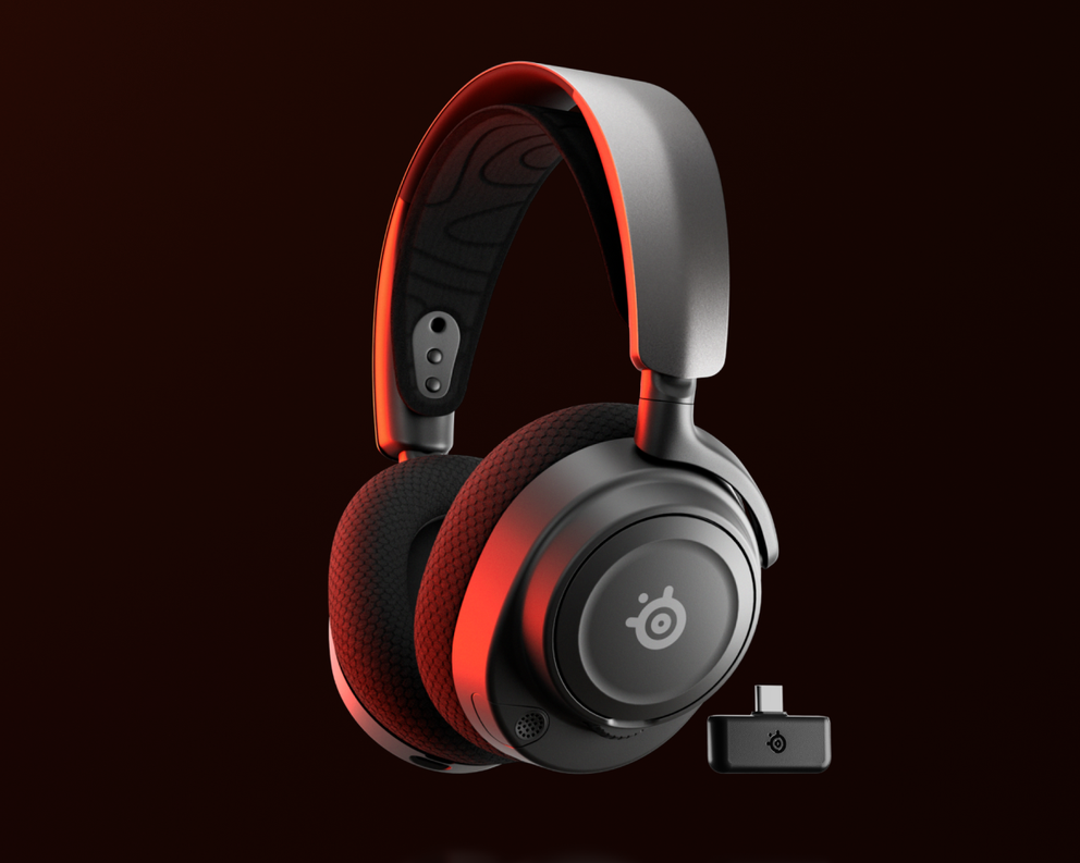 
 An Arctis Nova headset.
 